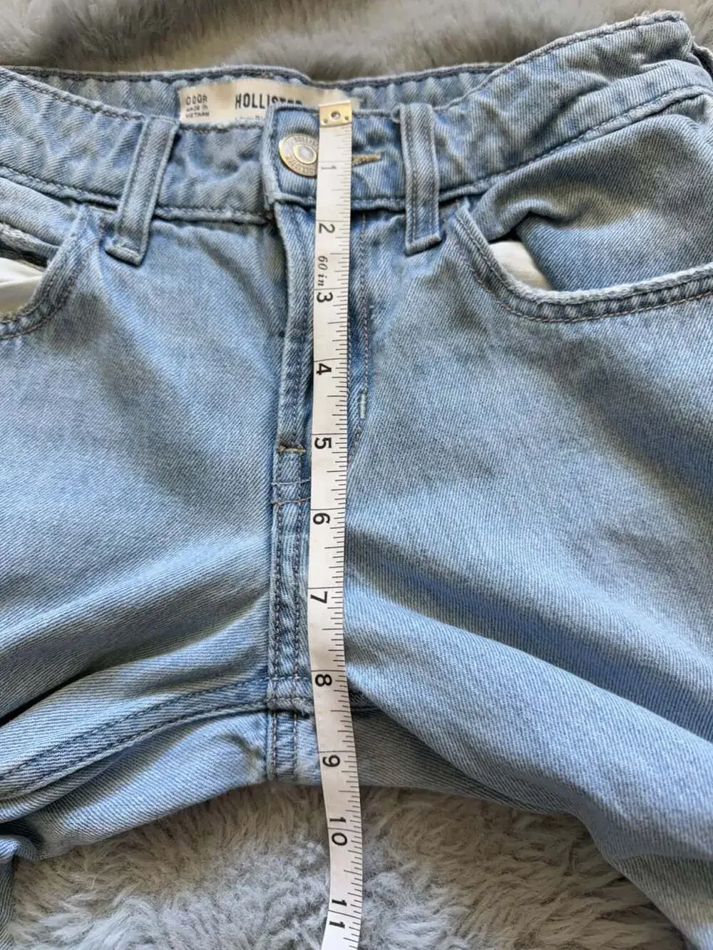 Y2K Style Hollister Low-Rise Baggy Light Wash Jeans - Picture 4 of 7